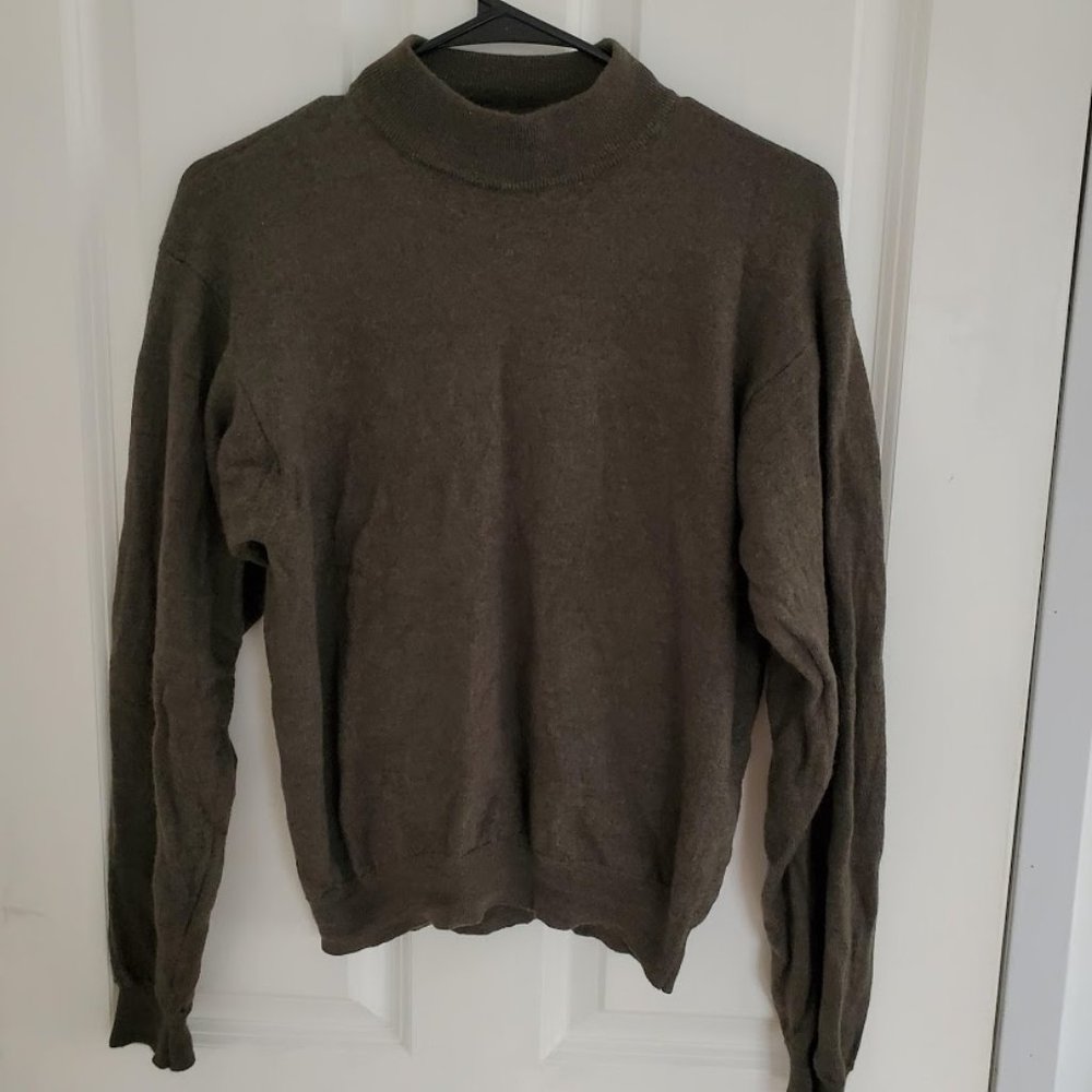 🌸 Brandini Turtleneck Sweater 🌸 - Picture 3 of 5